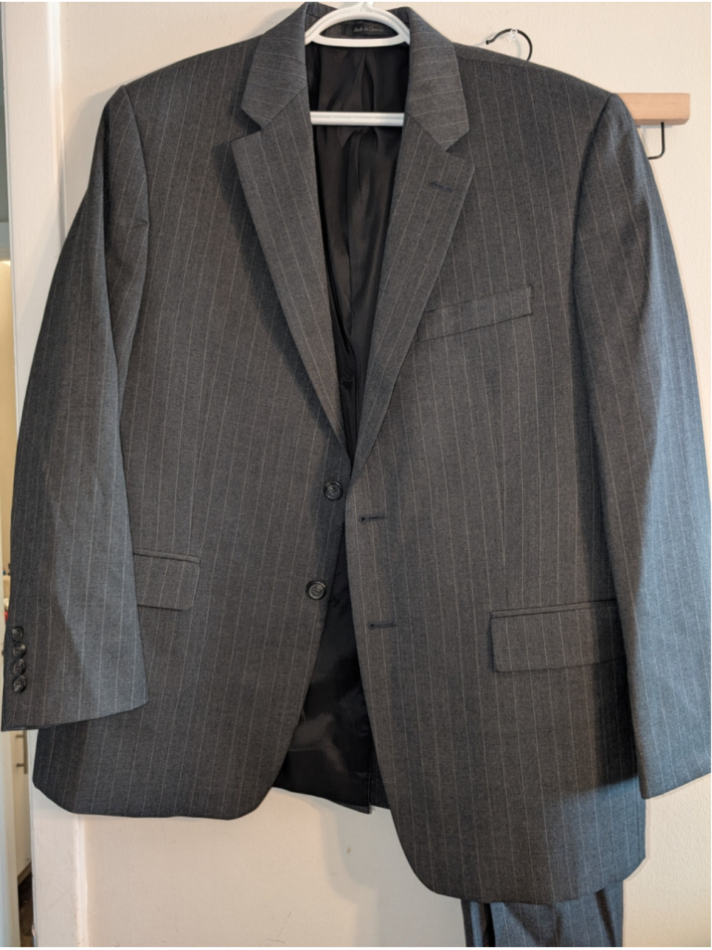 LAUREN Ralph Lauren Gray Pinstripe 2 piece Suit 44R, Menz - Picture 2 of 13